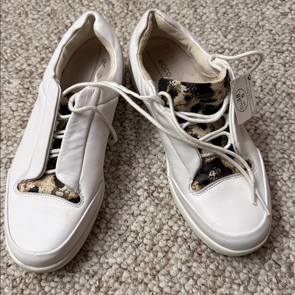 Ecco danish design sneakers